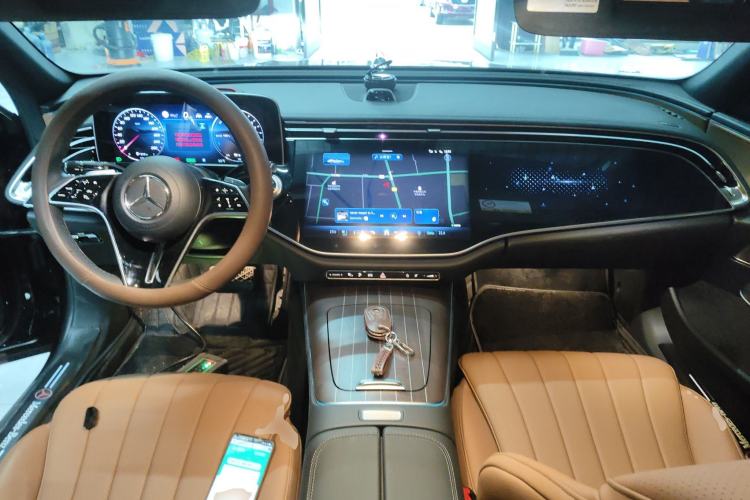 Used Mercedes-Benz E-Class New Energy 2024 E 350 e L Plug-in Hybrid Sedan
