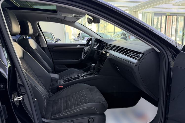 Used Volkswagen Magotan 2020 330TSI DSG Luxury Edition Interior 4