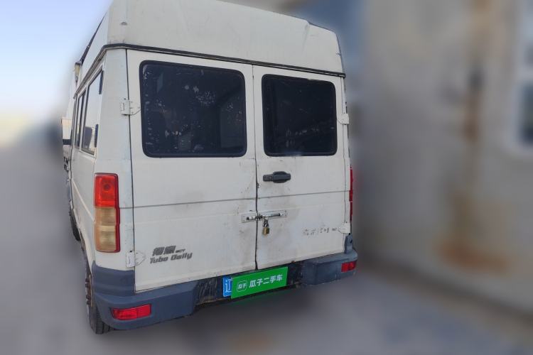 Used Iveco Daily 2009 2.5T-A35 7-Seater