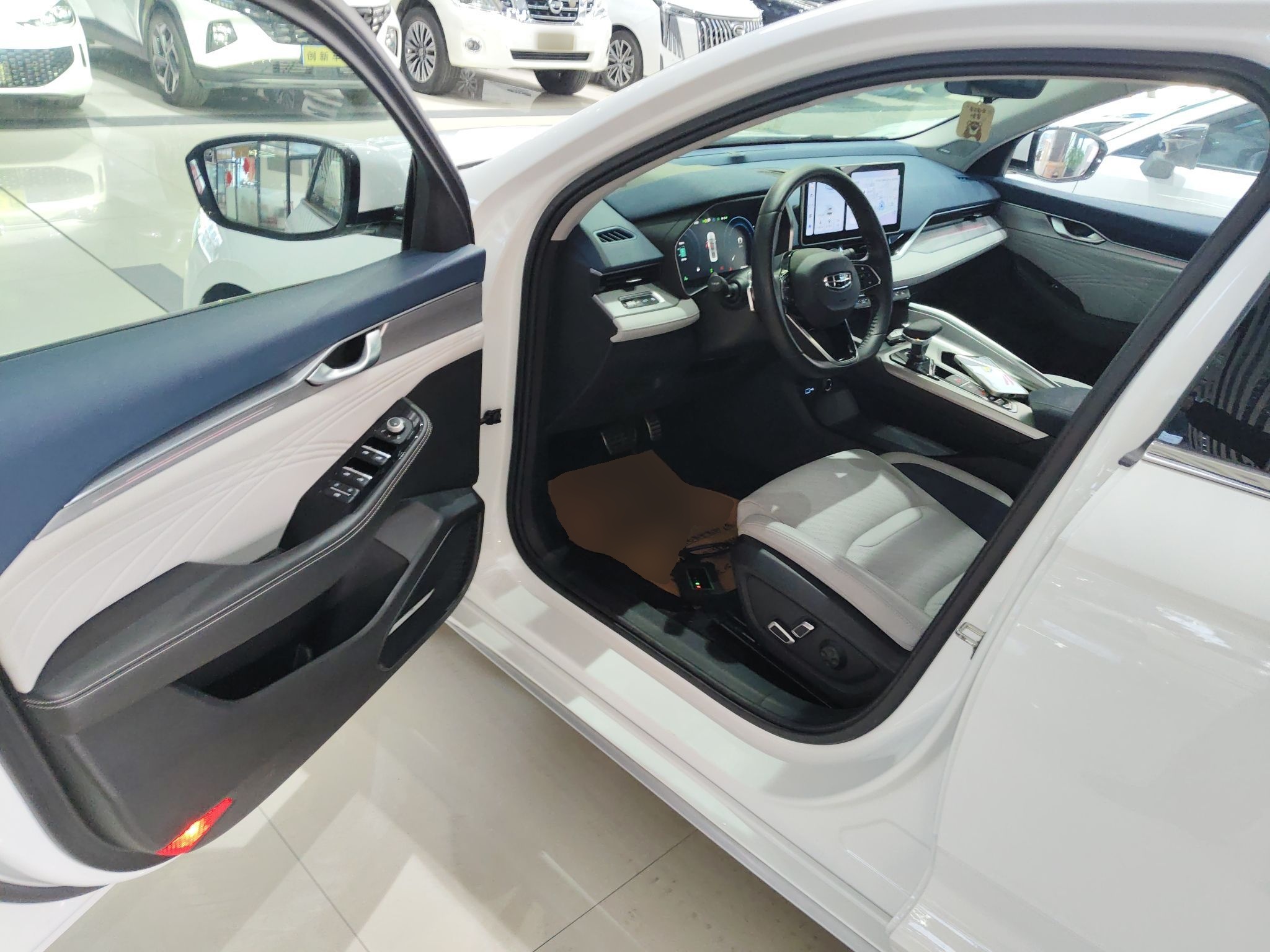 Geely Auto Preface 2023 2.0TD Prestige Version — снимка 18