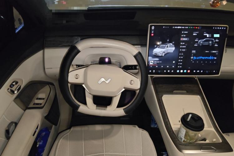 Used ONVO Luxeed L90 2025 Model—Ultra Six-Seater Version