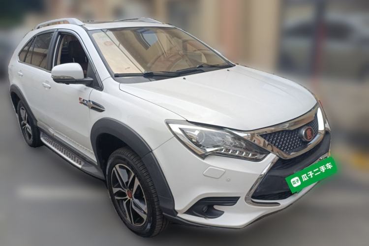 Used BYD Tang New Energy 2015 2.0T Four-Wheel-Drive Flagship Model Front Right 45 Deg