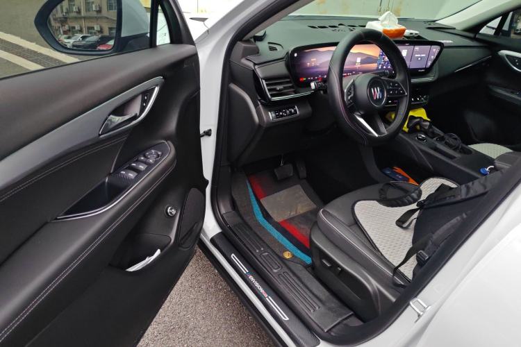 Used Buick Envision 2025 Encore Plus 28T Two-Wheel-Drive Platinum Edition