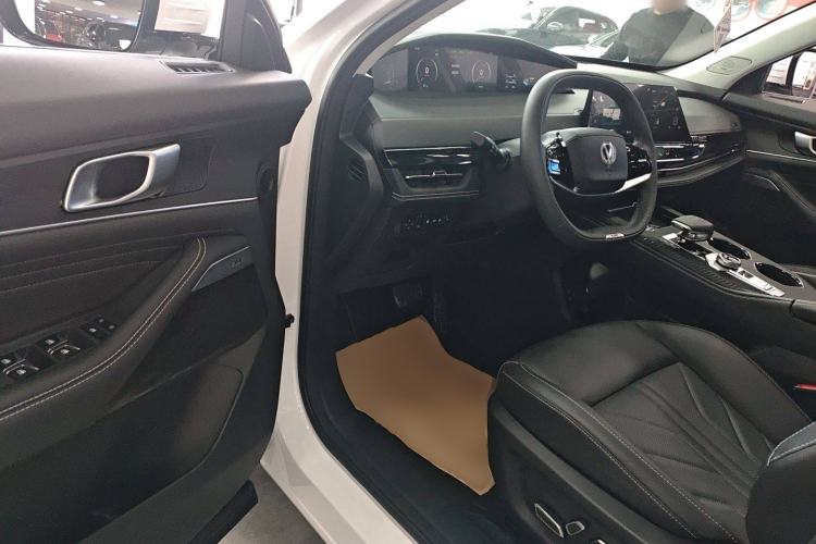 Used CHANGAN UNI-K iDD 2023 Zhidian iDD 1.5T 135km Smart & Fun Model Driver Seat