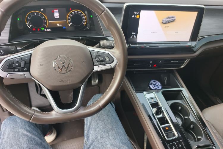 Used Volkswagen Viloran 2022 380TSI Luxury Edition