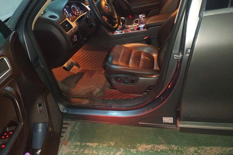 Used Volkswagen Touareg 2011 3.0 TSI High-End Version