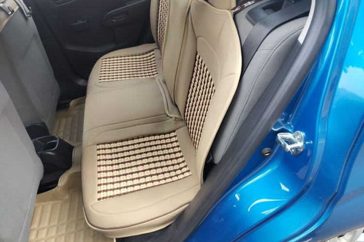 Used Chevrolet Aveo Sonic 2014 Sedan 1.4SL MT Comfort Edition Left Rear Seat