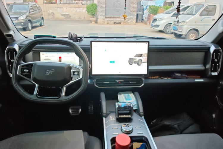 Used JETOUR Traveler 2023 2.0T Four-Wheel Drive Conqueror Center Console