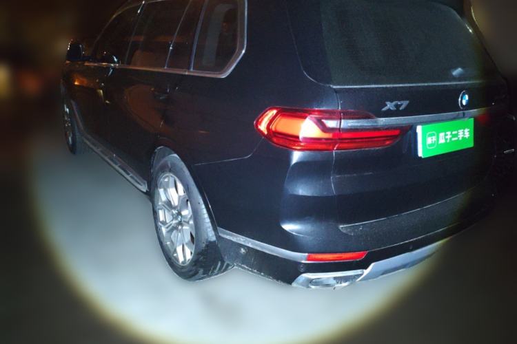 Used BMW X7 2020 xDrive40i Luxury Package with Leading Features Rear Left 45 Deg