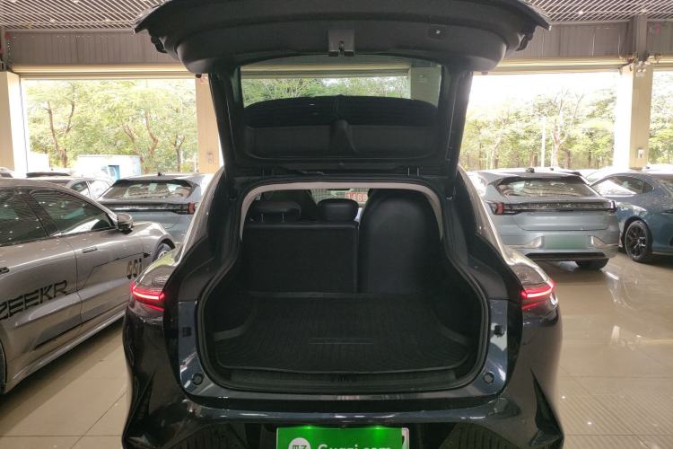 Used IM LS7 2023 100kWh Lux Rear-Drive Version
