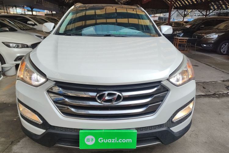 Used Hyundai Santa Fe 2013 2.4L Automatic 4x4 Smart Version