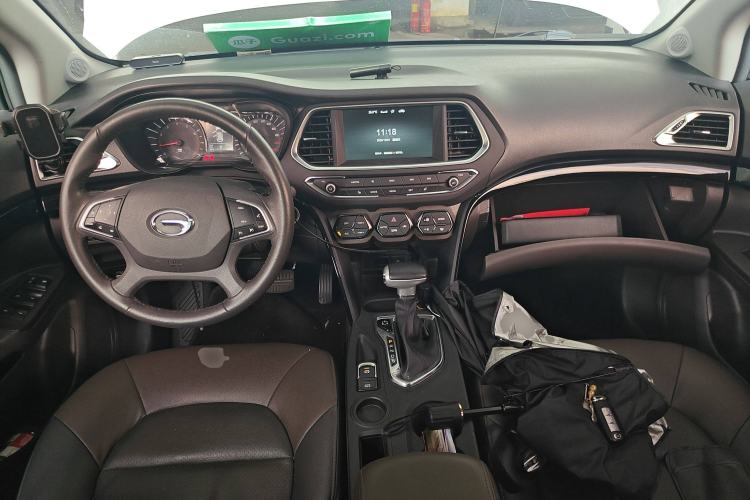 Used GAC Trumpchi GS4 2017 235T Automatic Two-Wheel Drive Luxury Smart Connectivity Version Center Console