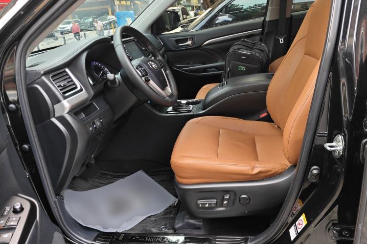 Used Toyota Highlander 2018 2.0T Four-Wheel Drive Knight Edition 7 Seats China VI Standard Left Front Seat