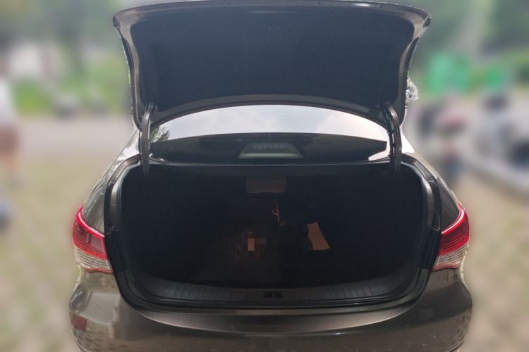 Used Nissan Sylphy 2012 Classic 1.6XE Automatic Comfort Edition Trunk