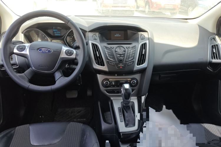 Used Ford Focus 2012 Sedan 1.6L Automatic Fashion Edition
