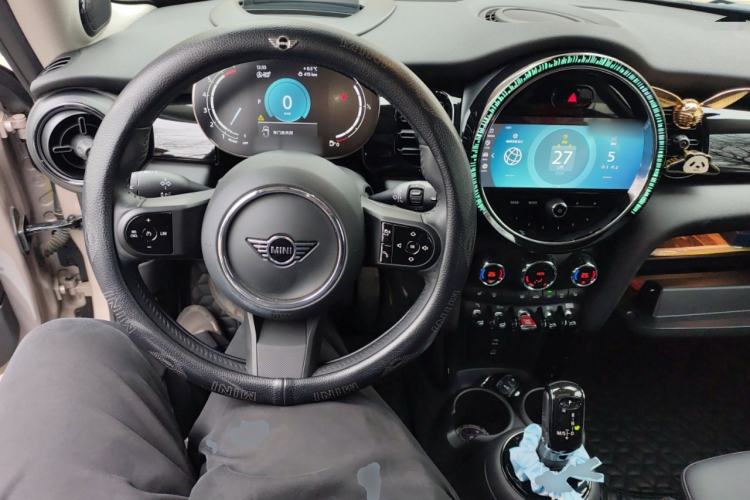 Used MINI 2023 1.5T COOPER Artist
