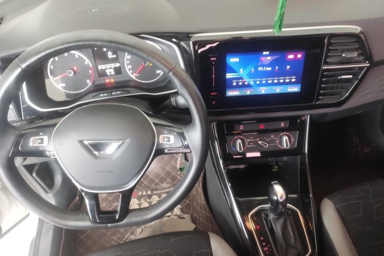 Used Jetta VS5 2021 280TSI Automatic Trend Edition Center Console