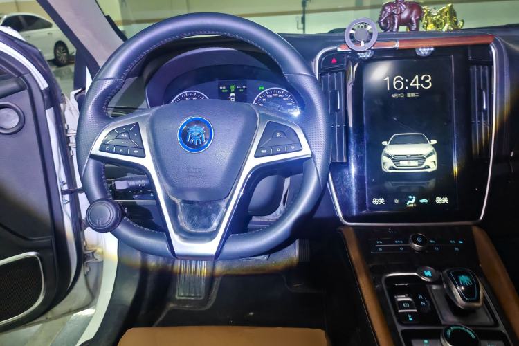 Used BYD Qin New Energy 2017 1.5T Luxury Model Steering Wheel
