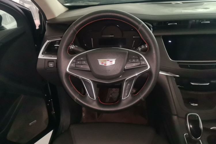 Used Cadillac XT5 2016 25T Luxury Model Steering Wheel