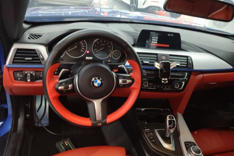 Used BMW 4 Series 2017 425i Convertible M Sport Package Center Console