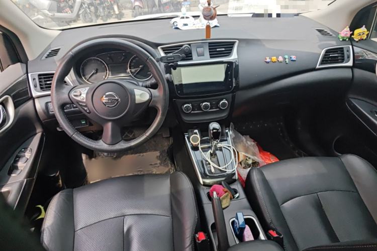 Used Nissan Sylphy 2019 1.6XV CVT Smart Connect Luxury Edition China VI Standard Interior 2