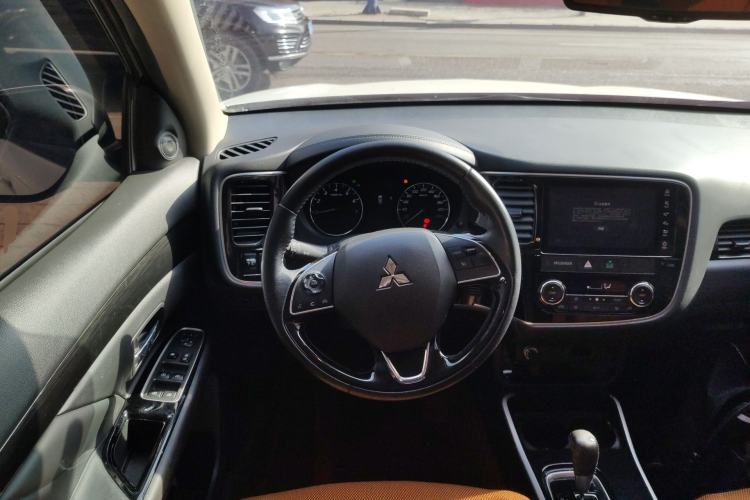 Used Mitsubishi Outlander 2020 2.0L Two-Wheel Drive Enjoyment Version 5 Seats
