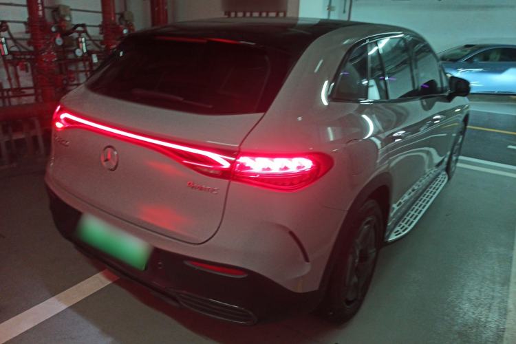 Used Mercedes-Benz EQE SUV 2024 500 4MATIC Flagship Edition Rear Right 45 Deg