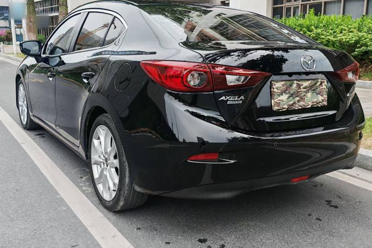 Used Mazda Mazda 3 Axela 2014 Sedan 2.0L Automatic Sport Model
