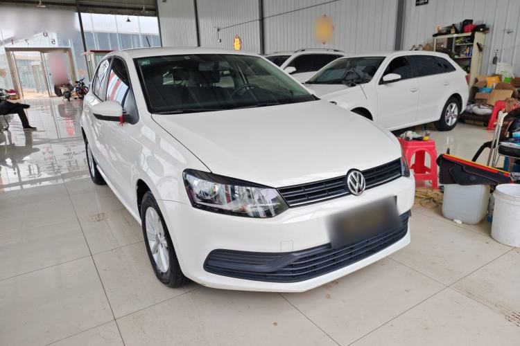 Used Volkswagen Polo 2016 1.4L Manual Fashion Model Exterior 2