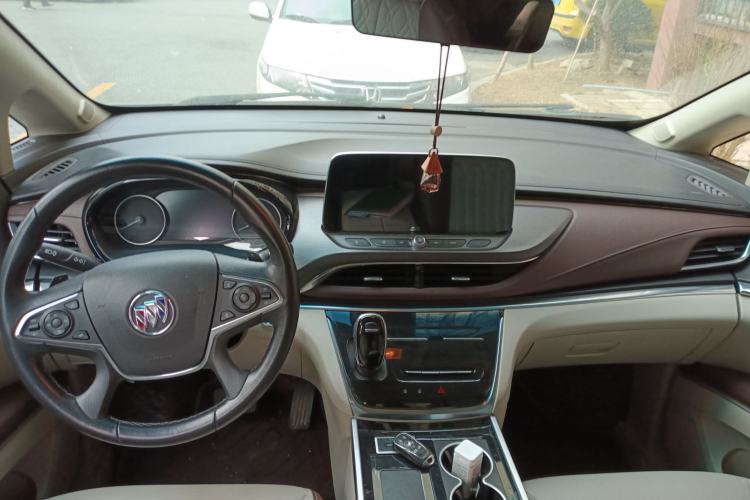 Used Buick GL8 2021 Land Cruiser Executive 652T Premium Model
