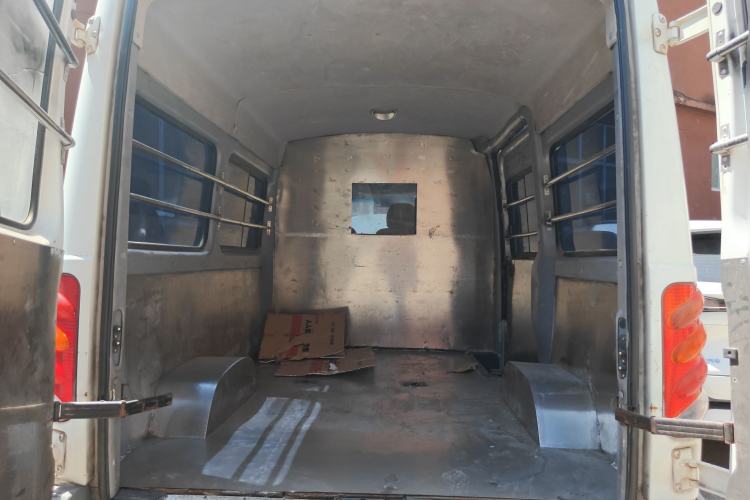 Used Iveco Power Daily 2012 2.5T-A32 Base Version Trunk