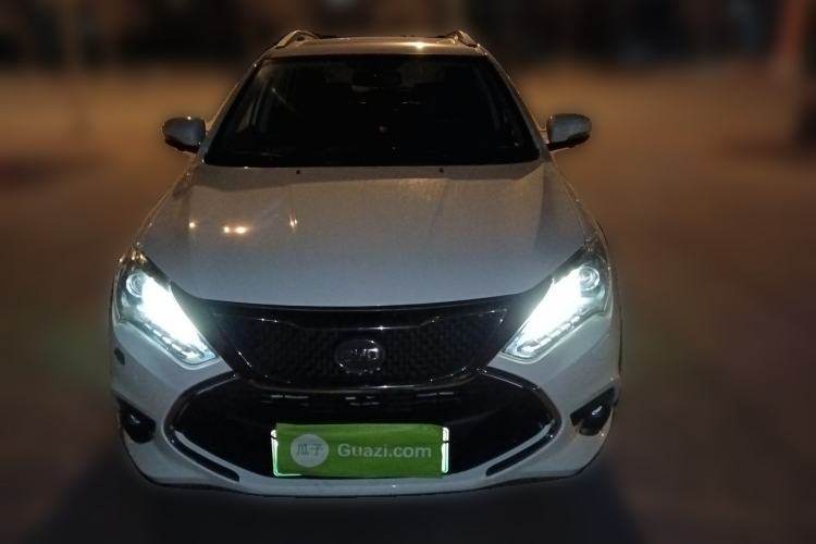 Used BYD Tang New Energy 2015 2.0T Four-Wheel-Drive Flagship Model
