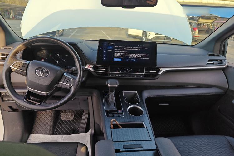 Used Toyota Sienna 2021 2.5L Hybrid Ultimate Edition