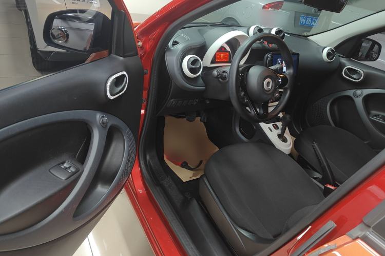 Used smart forfour 2018 1.0L 52 kW Dynamic Edition Driver Seat