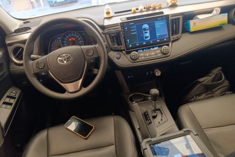 Used Toyota RAV4 2016 2.0L CVT Two-Wheel Drive Fashion Edition China V Standard