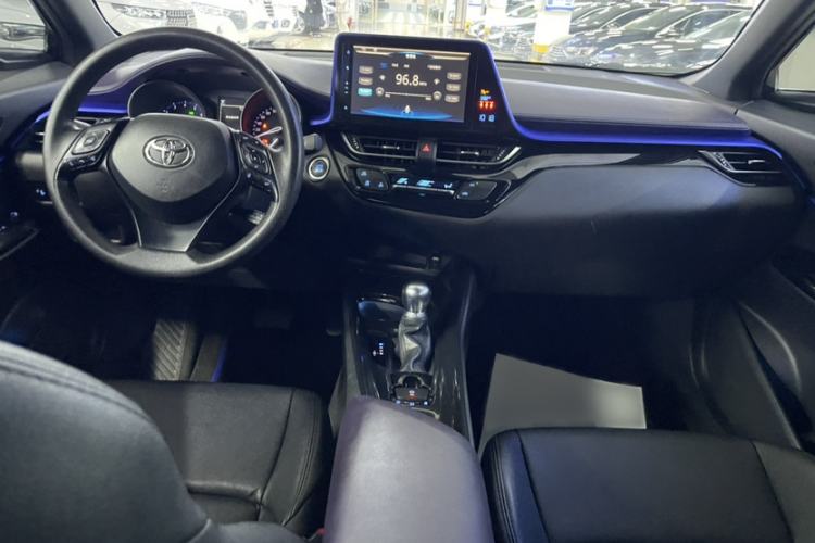 Used Toyota C-HR 2018 2.0L Leading with Sunroof China VI Standard Interior 5