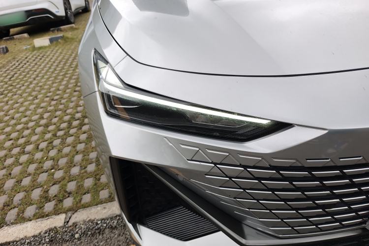 Used CHANGAN UNI-V 2022 1.5T Prestige Version
