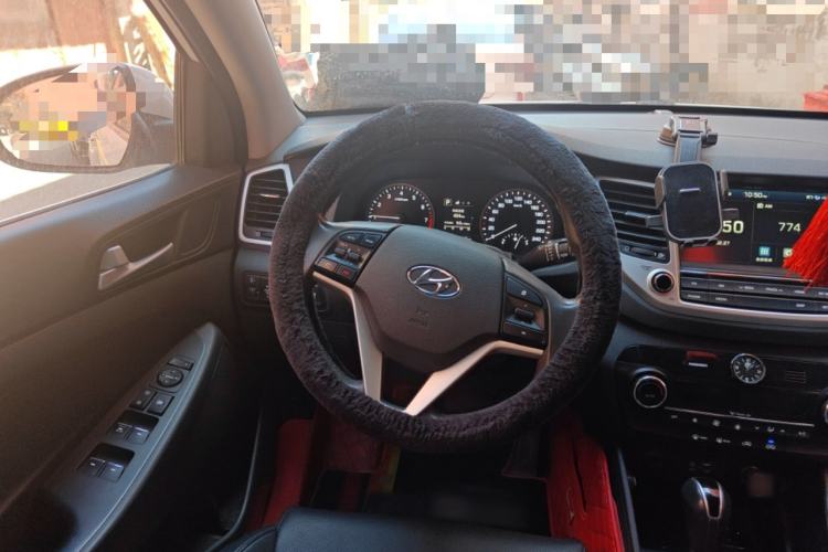 Used Hyundai Tucson 2018 1.6T Dual-Clutch Two-Wheel Drive 15th Anniversary Special Edition Steering Wheel