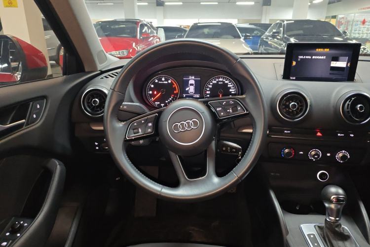 Used Audi A3 2020 Restyled Sportback 35 TFSI Entry-Level China VI Emission Standard Steering Wheel