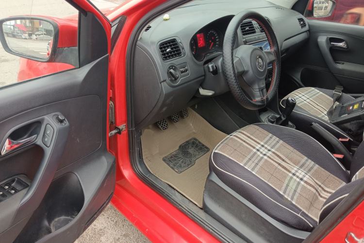 Used Volkswagen Polo 2013 1.4L Manual Fashion Edition Driver Seat