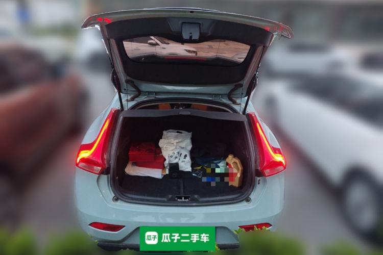 Used Volvo V40 2017 T3 Zhiyi Edition
