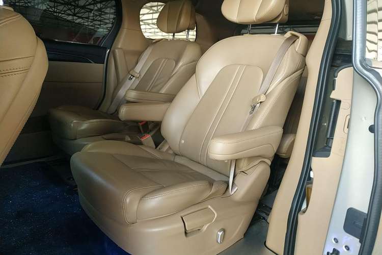 Used Buick GL8 2021 ES Land Cruiser 653T Luxury Edition