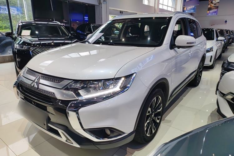 Used Mitsubishi Outlander 2020 2.0L Two-Wheel Drive Comfort Edition 7-Seater