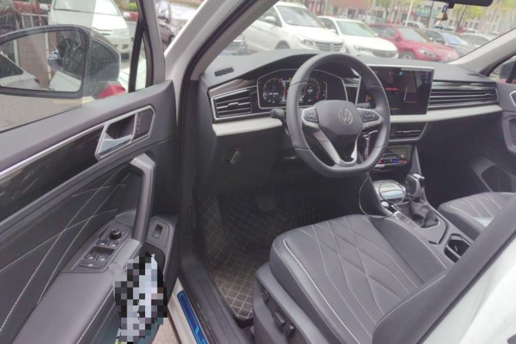 Used Volkswagen Tiguan L 2024 Outstanding Model 300TSI Automatic Two-Wheel Drive Longteng Edition Driver Seat