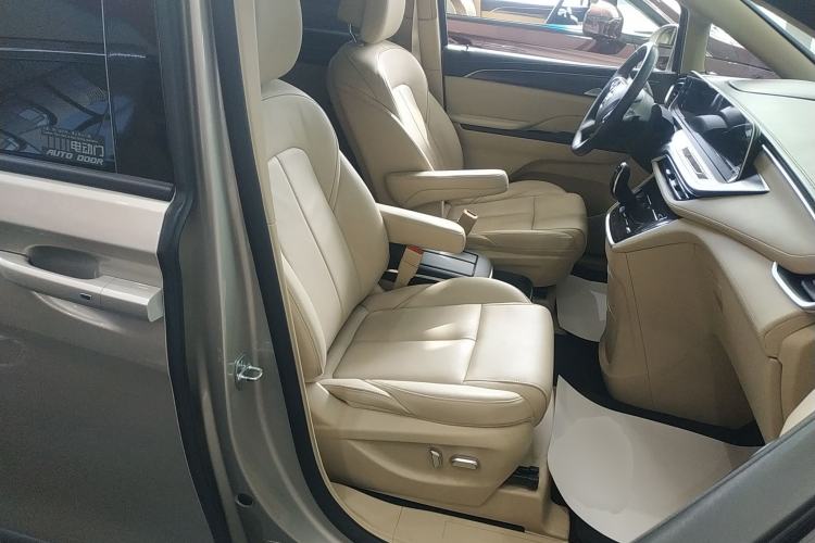 Used Buick GL8 2022 ES Landtrek 653T Luxury Edition
