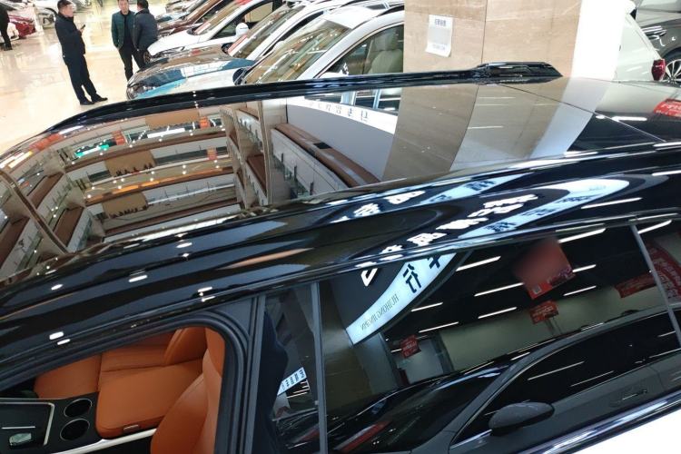 Used XPeng G9 2025 625 Long-Range Max Roof