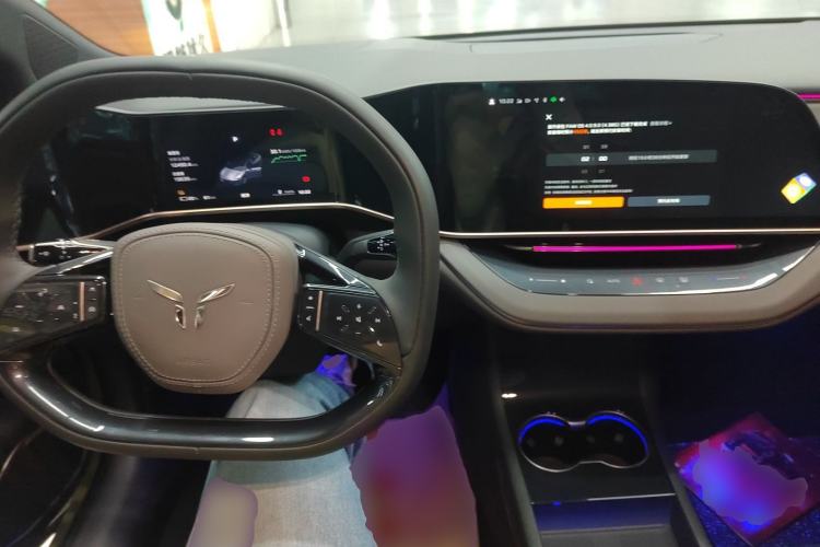 Used Hongqi EH7 2024 690 Pro Center Console