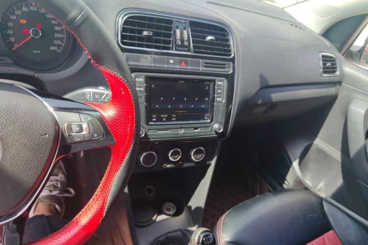 Used Volkswagen Polo 2014 1.4L Manual Fashion Edition
