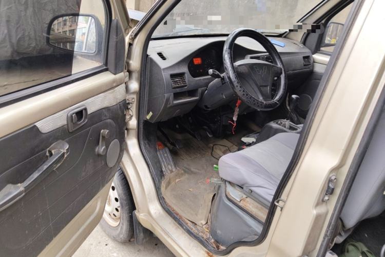 Used Wuling Rongguang 2011 1.2L Base Version
