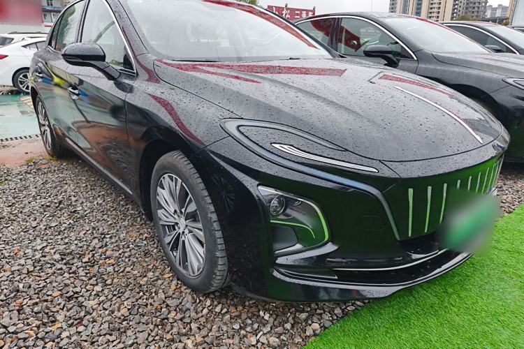 Used Hongqi E-QM5 2022 431 km Charge & Enjoy Edition
